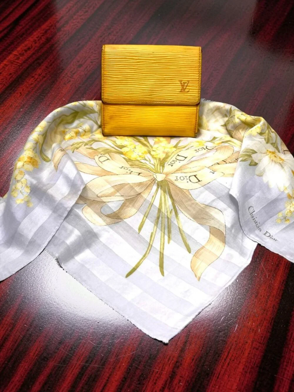 LOUIS VUITTON Epi Sarah Triifold Long Wallet+FREE DiOR Neck-Kerchief M11914(15